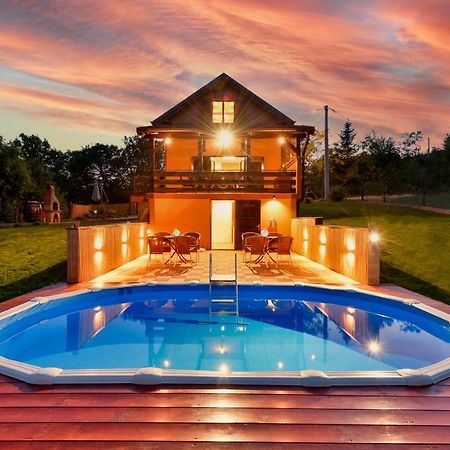 Jungle House With Private Pool And Hot Tub Sveti Ivan Zelina Exterior foto