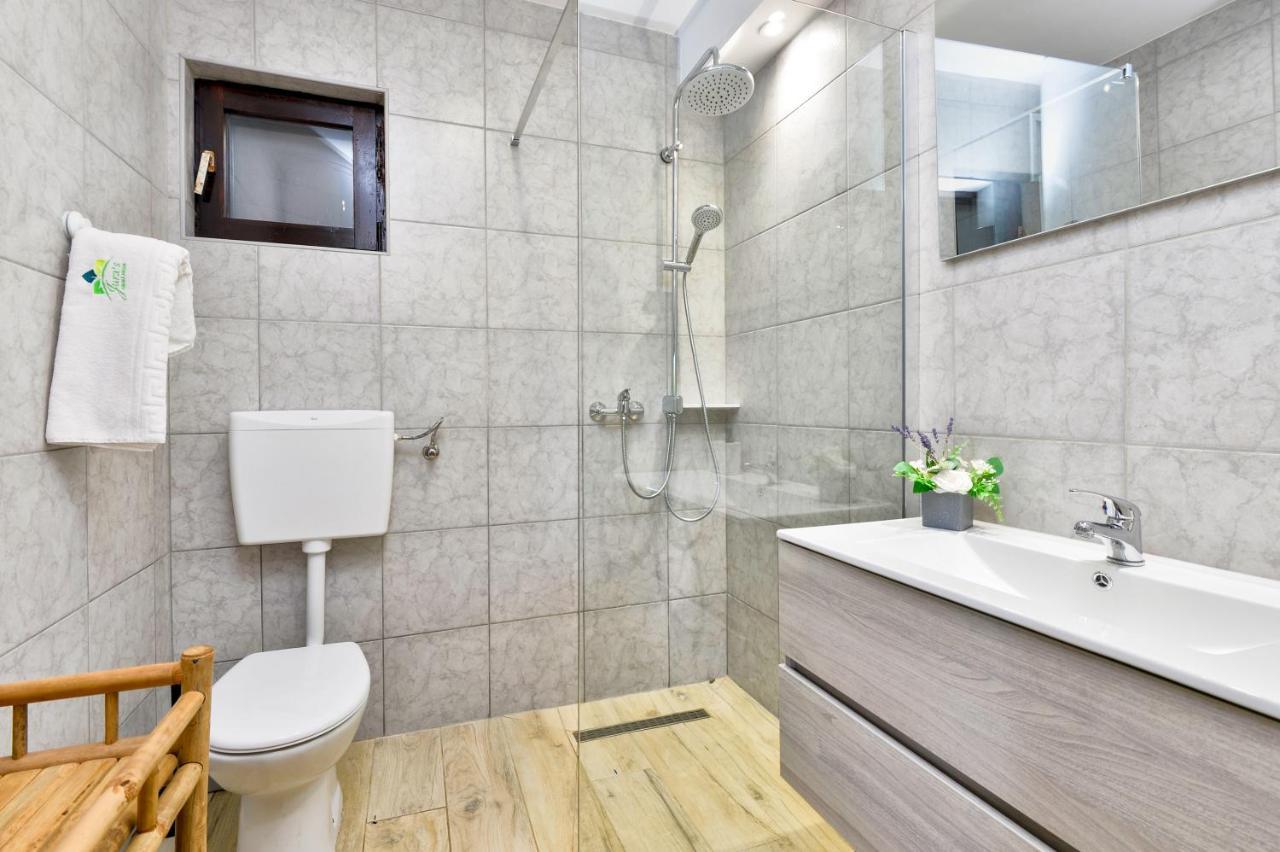 Jungle House With Private Pool And Hot Tub Sveti Ivan Zelina Exterior foto