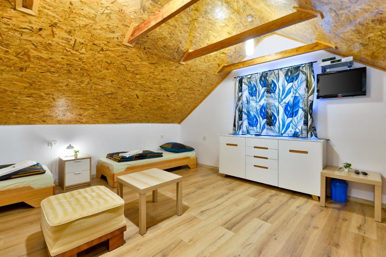 Jungle House With Private Pool And Hot Tub Sveti Ivan Zelina Exterior foto